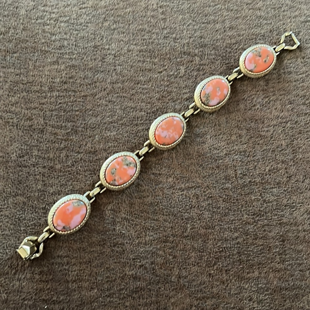 Vintage Sarah Coventry, Coraline Confetti bracelet Gold Tone rare coral color